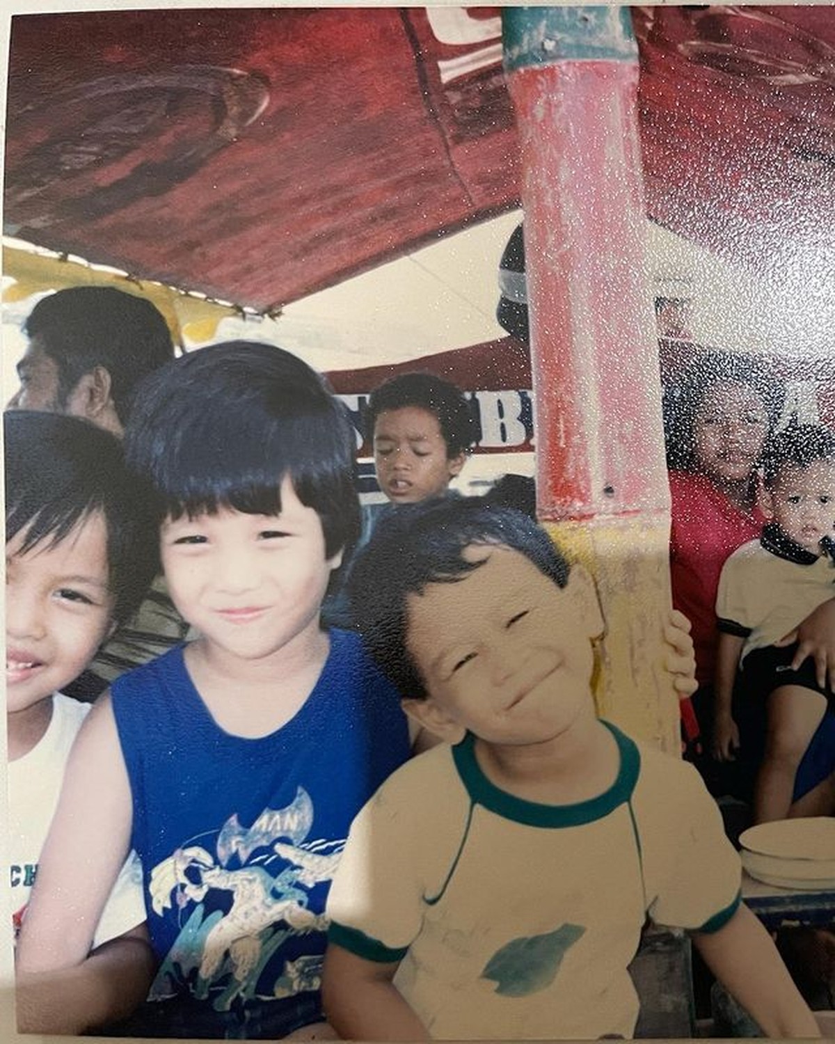 Foto masa kecil Dikta dengan gaya rambut Korean style dikatakan mirip aktor Korea Ji Chang Wook hingga Kai EXO&period; Yuk intip&excl;