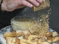 FOTO: Sontek Cara Masak Kentang Goreng Termahal di Dunia