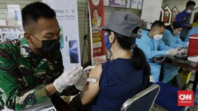 PGI Usul ke Jokowi Vaksinator di Papua Non-TNI dan Polri