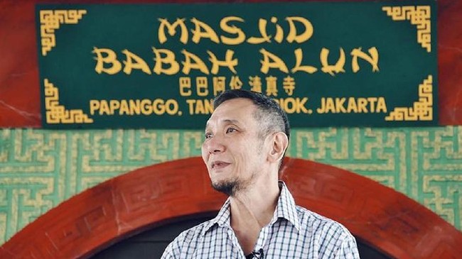 Bos jalan tol Jusuf Hamka menagih utang pemerintah Rp800 miliar kepada pemerintah. Uang itu deposito CMNP di Bank Yama yang dilikuidasi pemerintah di 1998.