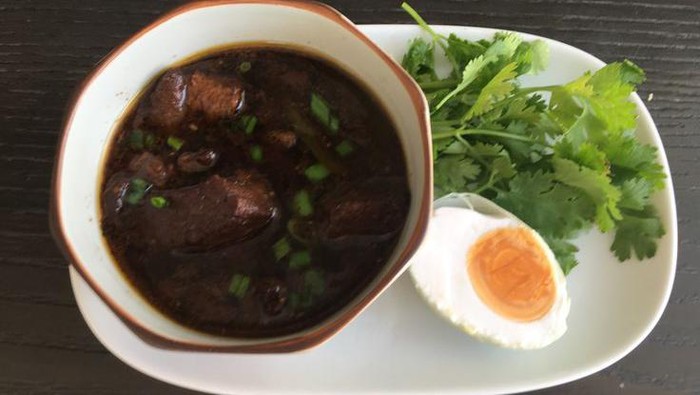 Bercita Rasa Manis Gurih, 5 Kuliner Khas Jawa Timur Ini Harus Kamu Coba!