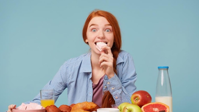 Bisa Bikin Umur Pendek, Hindari 5 Kebiasaan Buruk Ini Saat Makan!