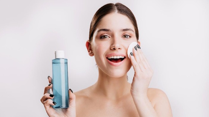 Bersihkan Makeup Secepat Kilat, Ini Rekomendasi Makeup Remover Low Budget Bersihkan Makeup Secepat Kilat, Ini Rekomendasi Makeup Remover Low Budget