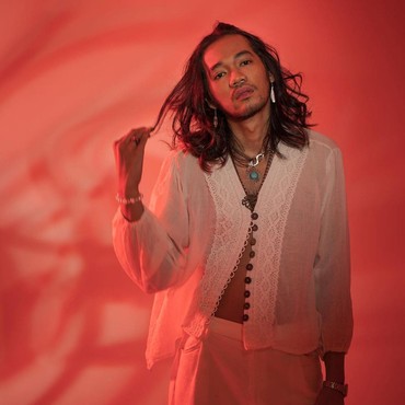 Lirik Lagu All My Friends Are Fallin' In Love - Oslo Ibrahim