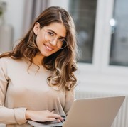 Biar Nggak Cepat Rusak, Simak 5 Tips Tepat Merawat dan Membersihkan Kacamata