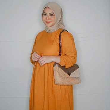 Tanggapan Bijak Kesha Ratuliu Usai Diingatkan Fatwa Melahirkan Caesar