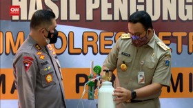 VIDEO: Polda Metro Serahkan Tabung Oksigen Sitaan ke Anies