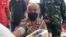 VIDEO: Nenek 93 Tahun di Semarang Ikut Vaksinasi