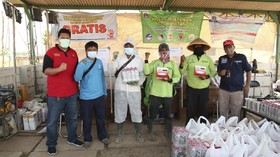 Kemensos-CT Arsa Bagikan 80 Ribu Makanan untuk Warga Isoman