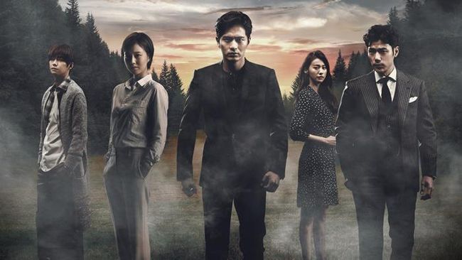 Drama Korea Goodbye Mr Black merupakan serial bergenre thriller-romance tentang pembalasan dendam dengan cara penyamaran. Berikut sinopsisnya.