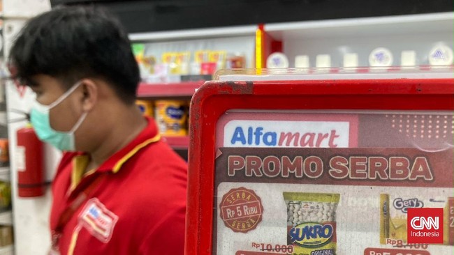 Alfamart mengklarifikasi tudingan penipuan dan penggelapan yang melibatkan dua direktur perusahaan.