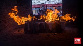 FOTO: Melepas Jasad Pasien Covid di Krematorium Cilincing