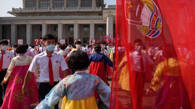 Korea Utara menawarkan bantuan makanan bagi keluarga yang mau memiliki banyak anak sebagai upaya meningkatkan jumlah populasi yang kian menyusut.