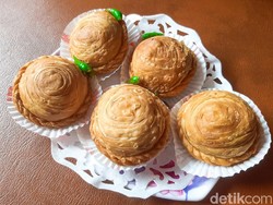 Krenyes Gurih! 5 Pastel yang Padat Isiannya dan Enak Bisa Beli di Sini