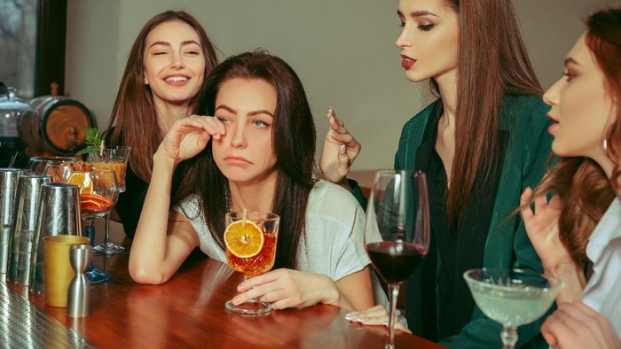 Mudah Dilakukan, Ini 5 Cara Mengetahui Orang yang Diam-diam 'Panas Hati' dengan Kesuksesanmu!