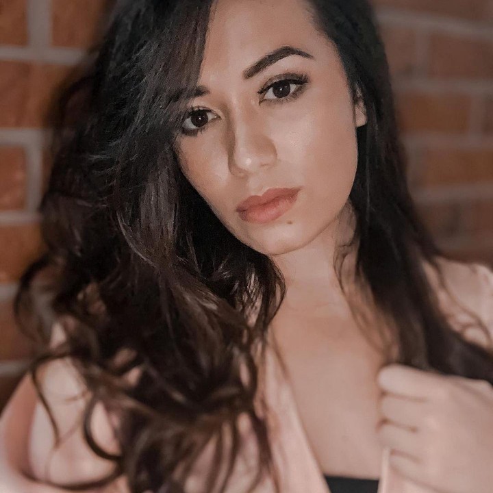 <p>Amanda memiliki paras cantik hasil perpaduan sang ayah yang berdarah Uruguay serta Ibunda, Eva Nurida Siregar yang berasal dari suku Batak.(Foto: Instagram @gonzalezamanda10)</p>