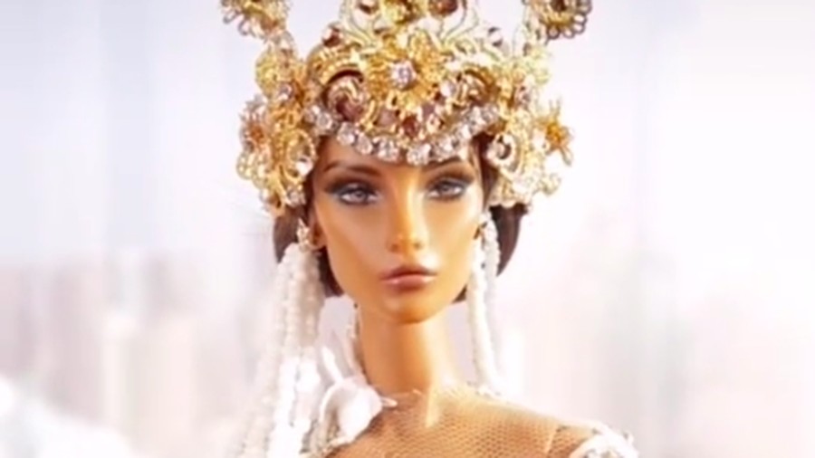 Barbie Disulap Pakai Siger Pengantin Sunda, Begini Penampilannya Barbie Disulap Pakai Siger Pengantin Sunda, Begini Penampilannya