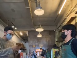 Barista Ini Bikin Parodi Kocak Tutorial Ngopi 20 Menit