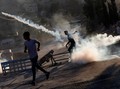 FOTO: Bentrok Pecah Usai Tentara Israel Tembak Pria Palestina