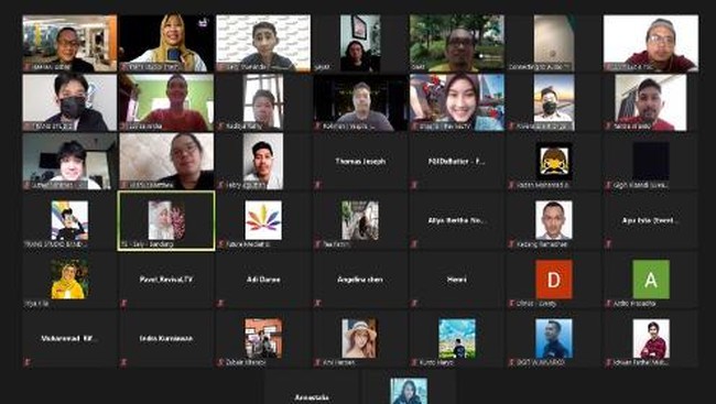 Trans Studio Theme Park menggunakan teknologi imersif dalam penerapan wisuda online, sehingga para wisudawan dapat merasakan suasana semirip aslinya.