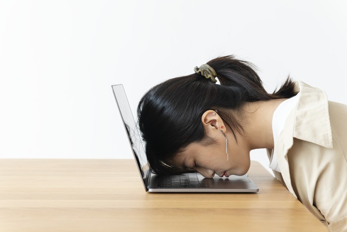 Cara mengatasi putus asa/ sumber: freepik.com/ rawpixel.com Cara mengatasi putus asa/ sumber: freepik.com/ rawpixel.com