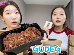 Pertama Cicip Gudeg, Cewek Korea Ini Mengira Gudeg Terbuat dari Daging Sapi!