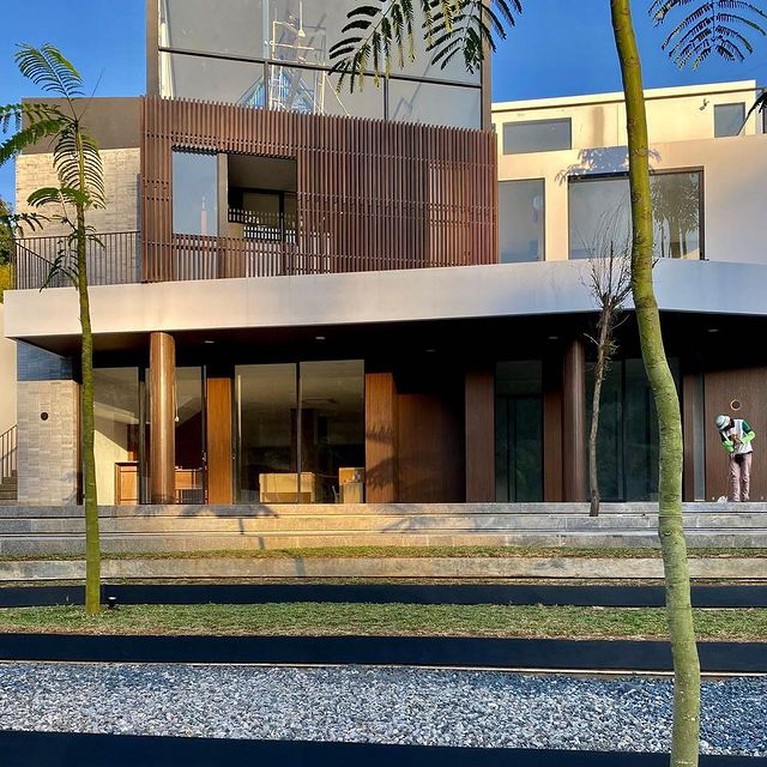 Rachel Vennya sedang membangun sebuah villa mewah di Bandung. Yuk kita intip desainnya!