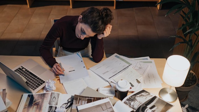 7 Kiat Mudah Agar Pekerjaan Selesai Tepat Waktu, Nggak Mepet Deadline yang Buat Stres! 7 Kiat Mudah Agar Pekerjaan Selesai Tepat Waktu, Nggak Mepet Deadline yang Buat Stres!