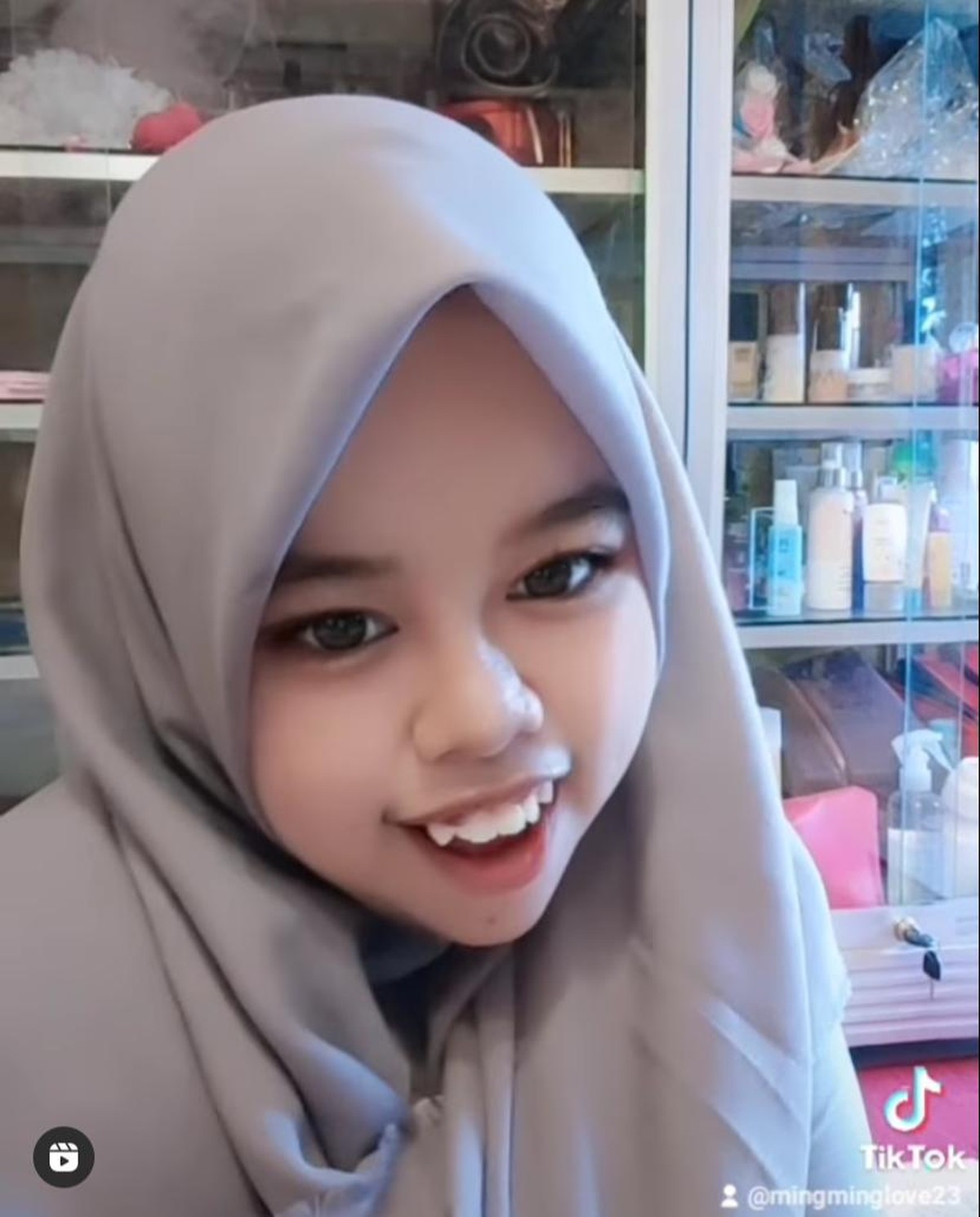 Penampilan terbaru Kekeyi tengah jadi sorotan&period; Ia disebut makin langsing dengan pipi terus&period; Yuk kita intip&excl;