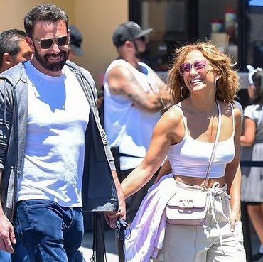 Makna Mendalam Kalung Rp130 Juta Ben Affleck untuk Jennifer Lopez