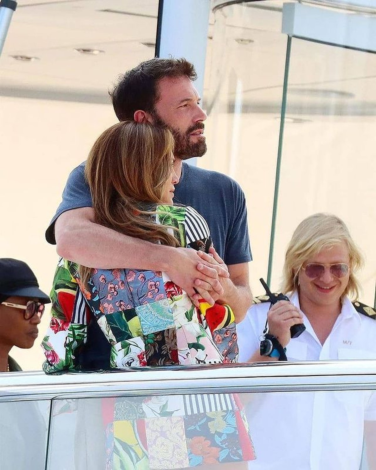 Pasangan Jennifer Lopez dan Ben Affleck tampaknya kini mulai berani menampakkan kemesraan di depan umum&period; Yuk intip&excl;