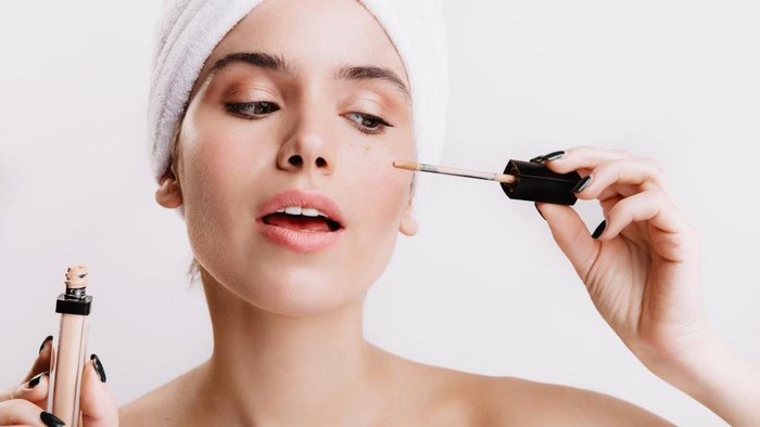 Ssttt... Rahasia Makeup Flawess untuk Kulit Berminyak, Coba Gunakan 4 Primer Ini Sebelum Makeup