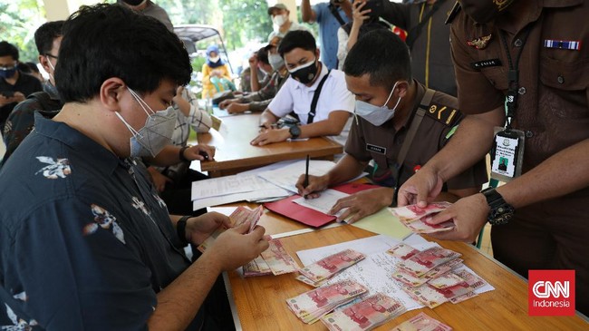 Sejumlah provinsi di Jawa-Bali masih menjadi penyumbang kasus Covid-19 terbanyak secara nasional selama sepekan PPKM level 4, 3, dan 2.