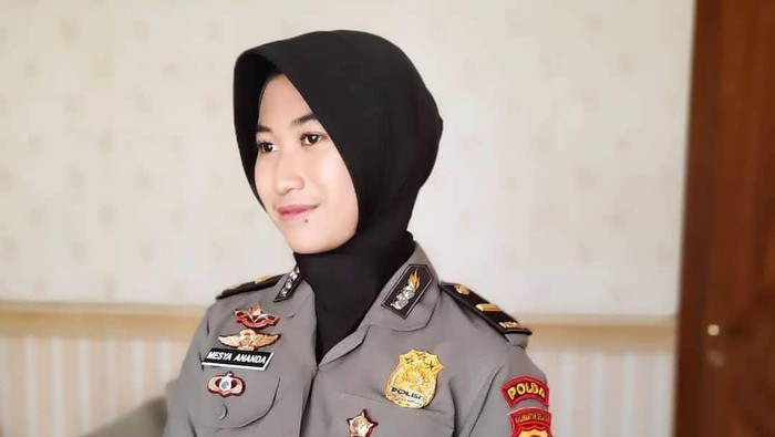 Inspiratif, Ini Kisah Perjuangan Polwan yang Mendapat 7 Beasiswa di Universitas Inggris