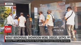 VIDEO: Nekat Beroperasi, Showroom Mobil Disegel Satpol PP