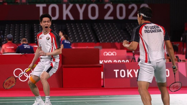 Kevin Sanjaya/Marcus Gideon tersingkir di babak perempat final badminton Olimpiade Tokyo 2020 setelah kalah dari pasangan Malaysia, Aaron Chia/Soh Wooi Yik.