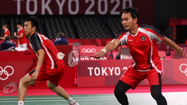 Mohammad Ahsan/Hendra Setiawan berhasil lolos ke semifinal Olimpiade Tokyo 2020 usai mengalahkan wakil Jepang Takeshi Kamura/Keigo Sonoda, Kamis (29/7).