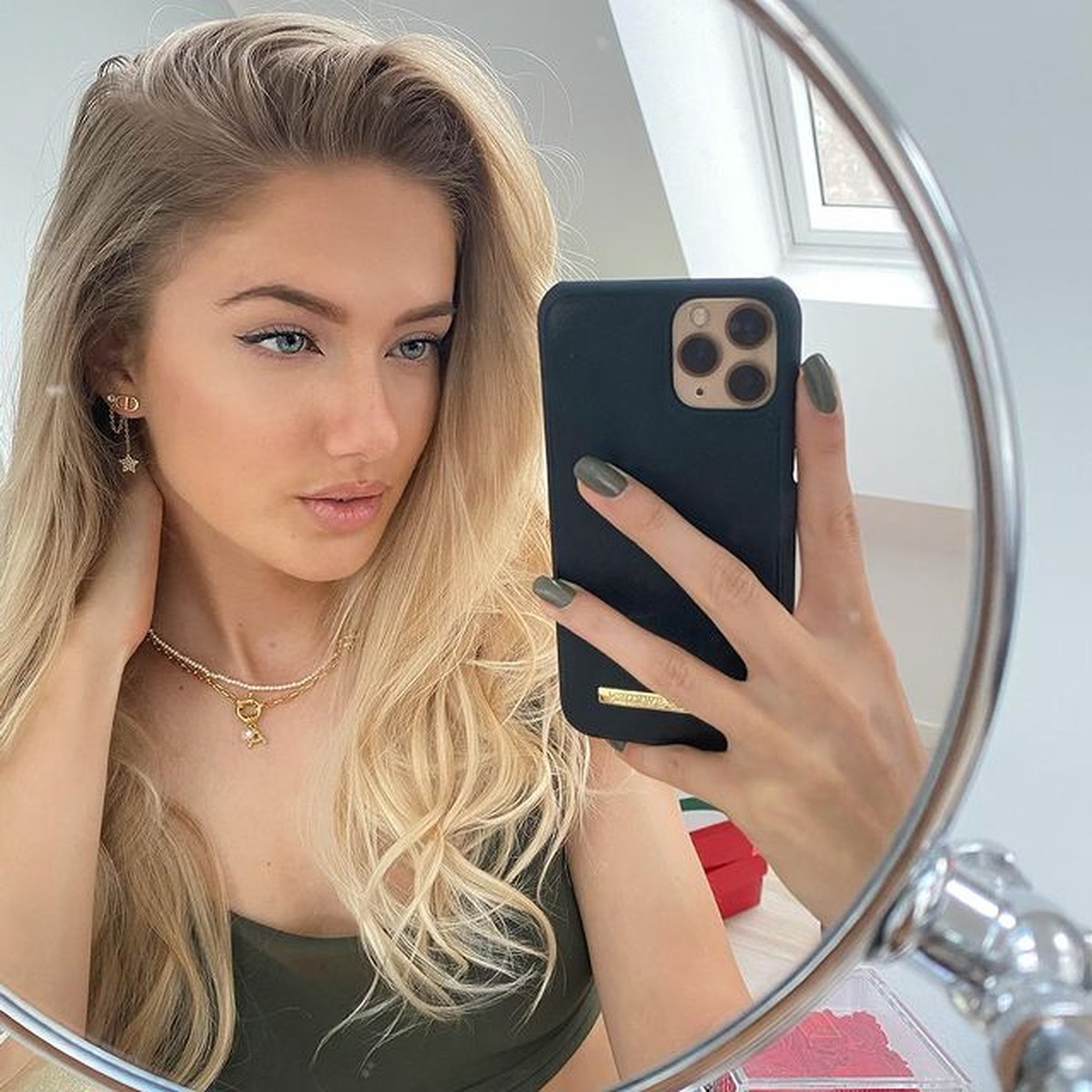 Atlet Olimpiade Tokyo 2020 tengah jadi sorotan&period; Salah satunya Alicia Schmidt atlet lari asal Jerman yang punya paras cantik&period; Yuk intip&excl;