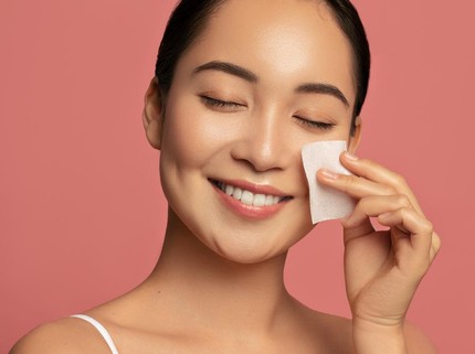Bun, Ini 7 Cara Merawat Wajah Berminyak agar Bebas Kilap dan Jerawat