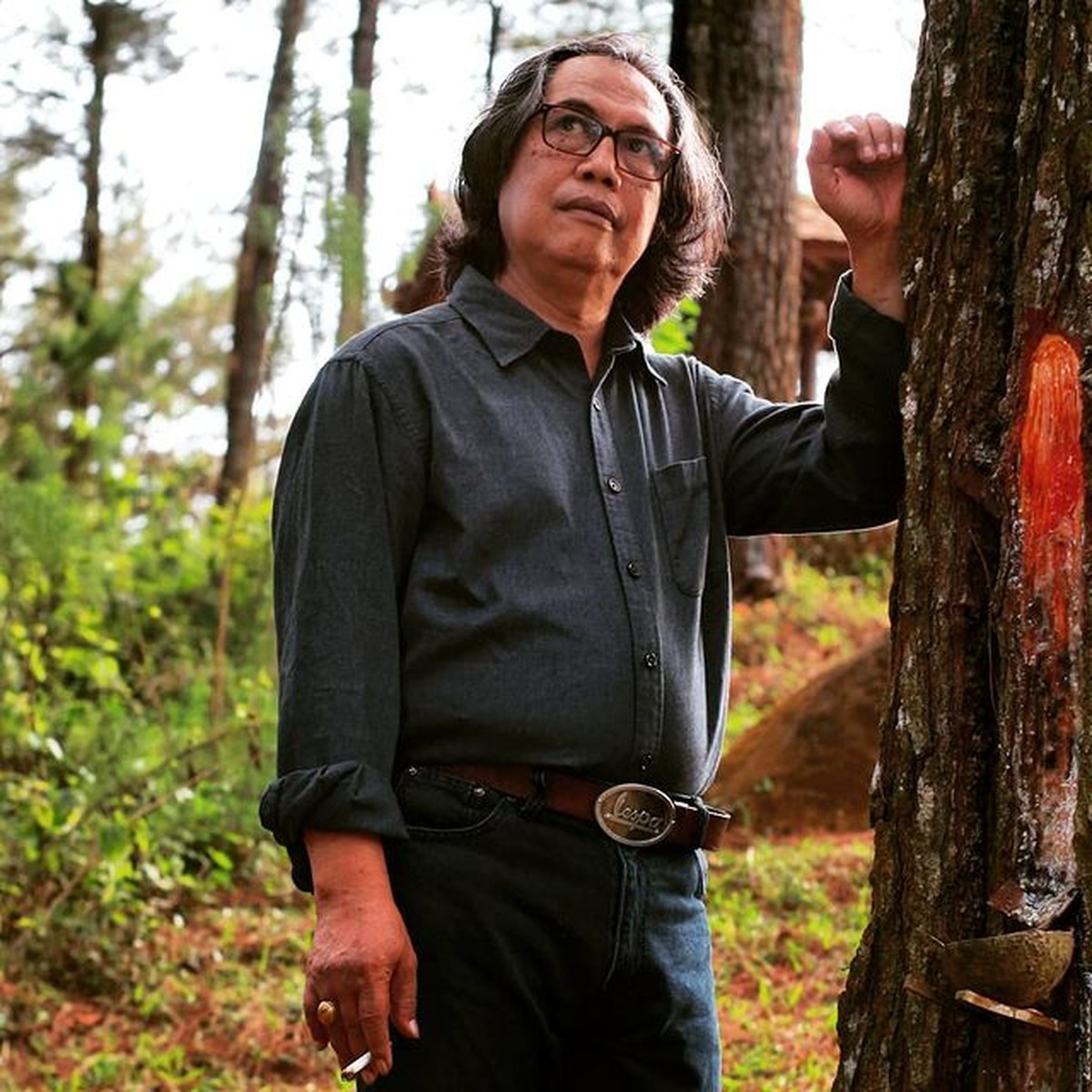 Kabar duka menyelimuti Tanah Air&comma; Andre Manika sang legend pencipta lagu meninggal dunia pada Kamis &lpar;29&sol;7&rpar;&period; Yuk kita intip potretnya&excl;