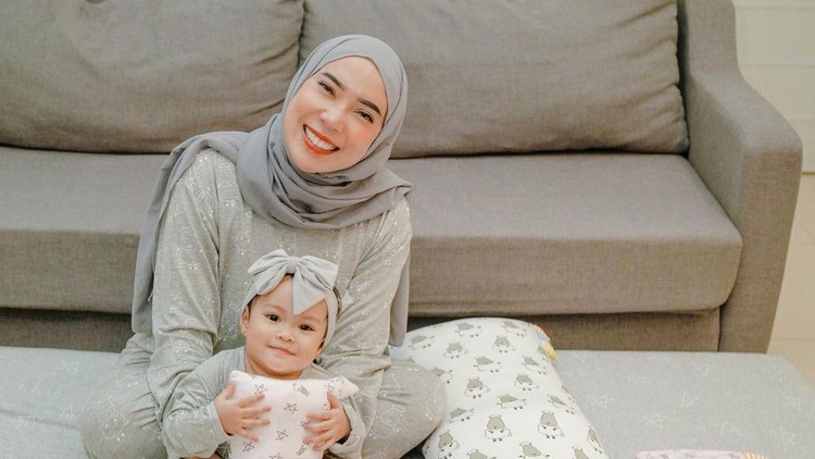 Rumah Mewah Fitri Tropica Rumah Mewah Fitri Tropica