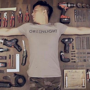 Dipuji Masih Tampan oleh Luna Maya, Tengok Lagi Pesona Ariel NOAH