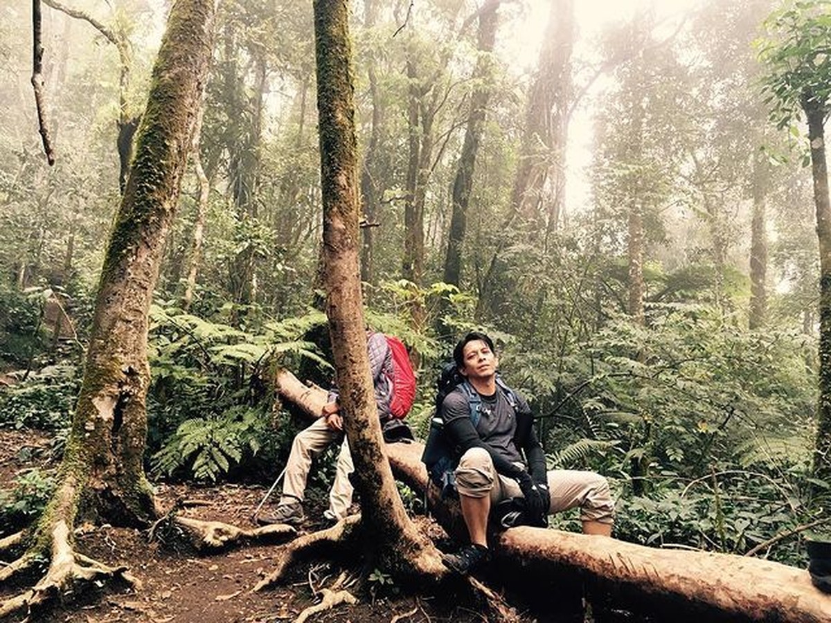 Ariel NOAH terkenal dengan kharismanya&comma; ia juga memiliki banyak hobi&period; Yuk intip potret Ariel dengan hobi-hobinya&excl;