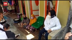 VIDEO: Risma Temukan Oknum Pemotong Dana Bansos Saat Sidak