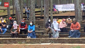 VIDEO: Vaksinasi Sambil Nikmati Udara Sejuk Hutan Pinus