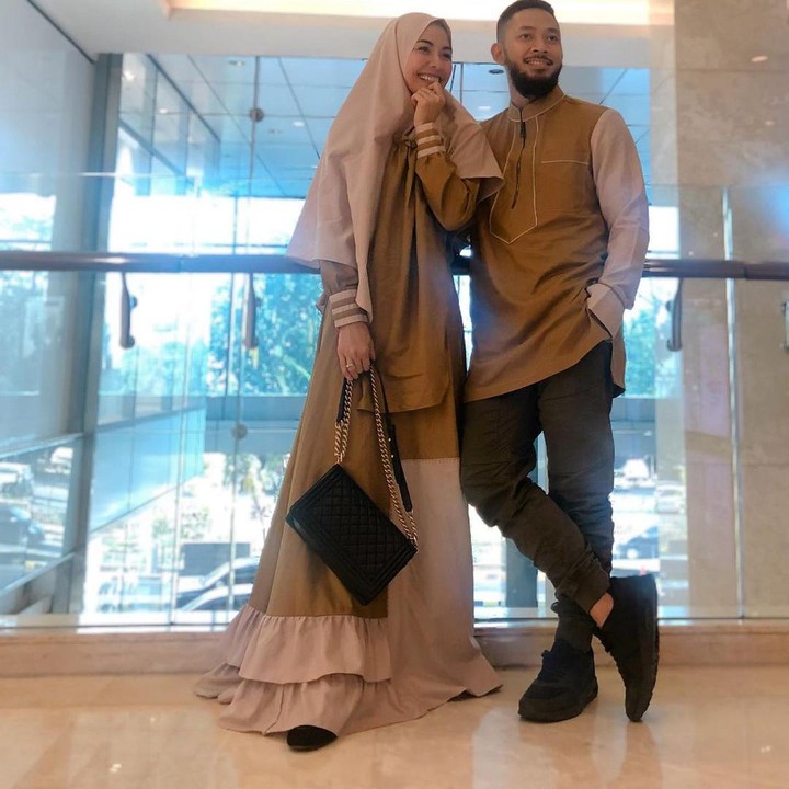 <p>Meski Uki terbilang jarang mengunggah potret bersama keluarga, Metha Yunatria kerap mengunggah foto mesra mereka ke laman Instagram, Bunda. (Foto: Instagram @methayuna)</p>