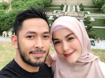 Sebut Musik Haram, Intip 7 Potret Uki Eks NOAH dan Istri Usai Hijrah