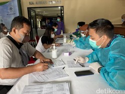 PP Muhammadiyah Gelar Vaksinasi di Menteng, Warga Antusias