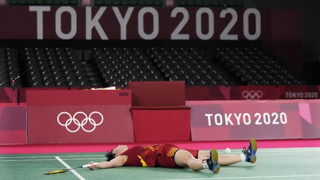 Tim Badminton Jepang yang dipenuhi banyak bintang gagal meraih medali emas di Olimpiade Tokyo 2020.