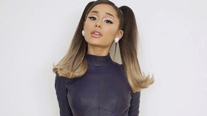 Terinspirasi Judul Lagunya, Ariana Grande Rilis Parfum God is A Woman